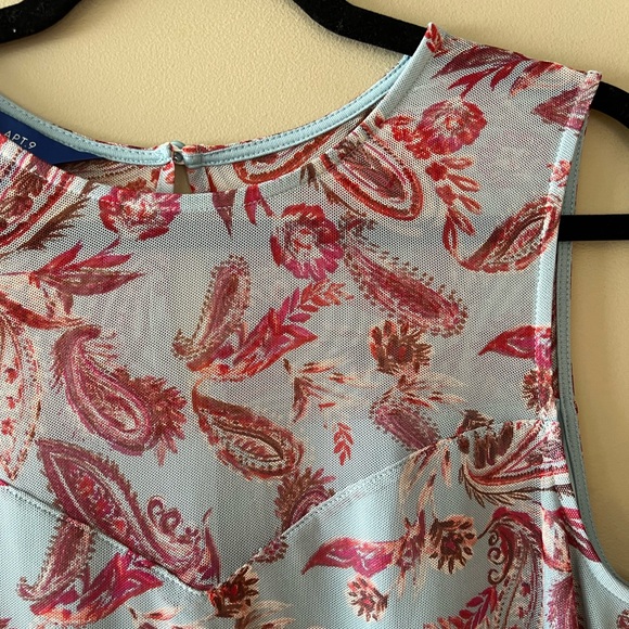 Apt. 9 Light Blue Sleeveless Top with Burgundy/Pink/White Paisley/Floral Print - Picture 10 of 16